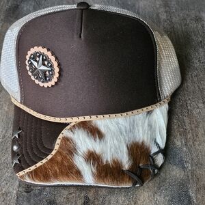 NWT Brown and White Western Style Trucker Hat With Genuine Leather